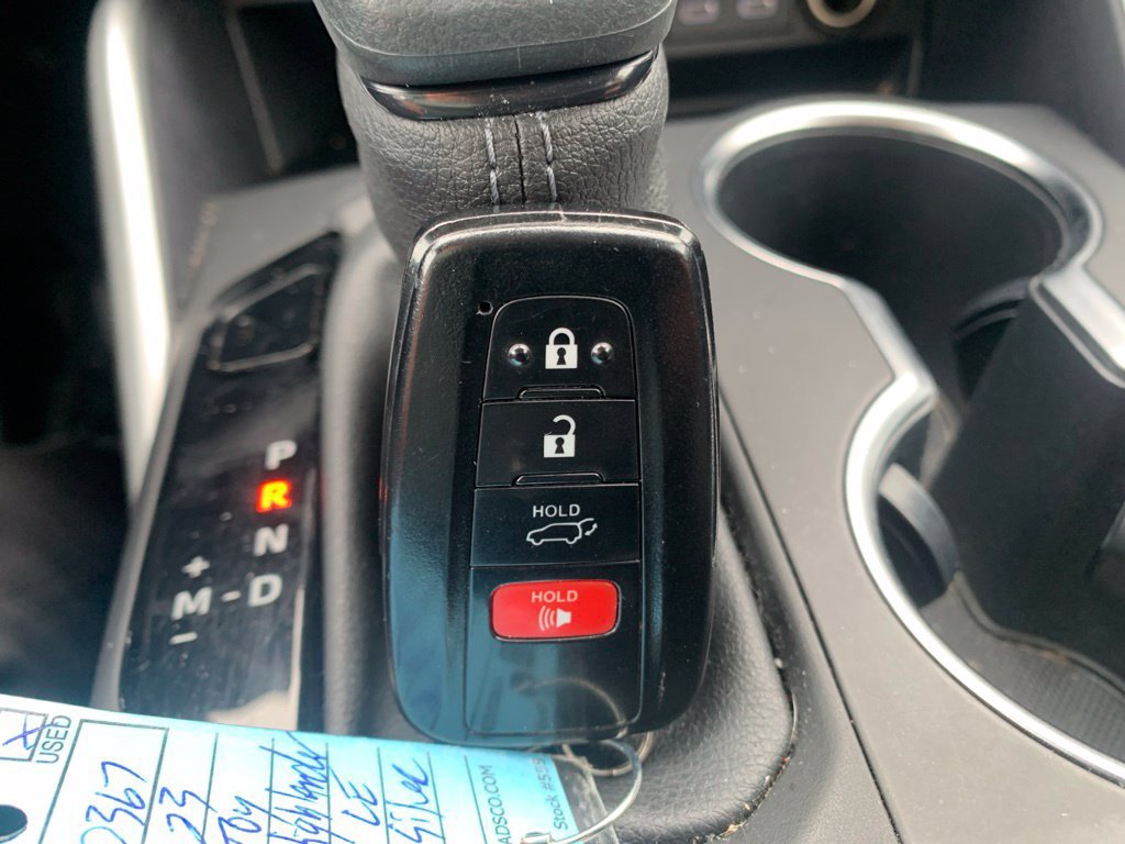 Used 2023 Toyota Highlander LE FWD image 55