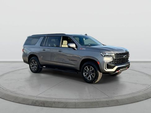 Used 2022 Chevrolet Suburban Z71 w/ Off-Road Capability Package AWD/4WD image 2