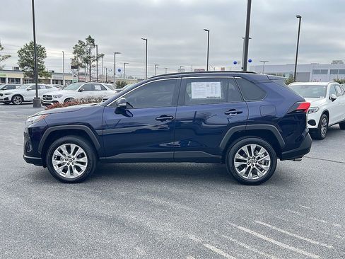 Used 2023 Toyota RAV4 XLE Premium image 6