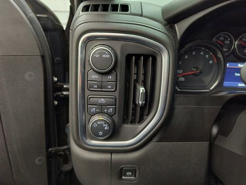 Used 2021 Chevrolet Silverado 1500 LT w/ Z71 Off-Road Package image 26