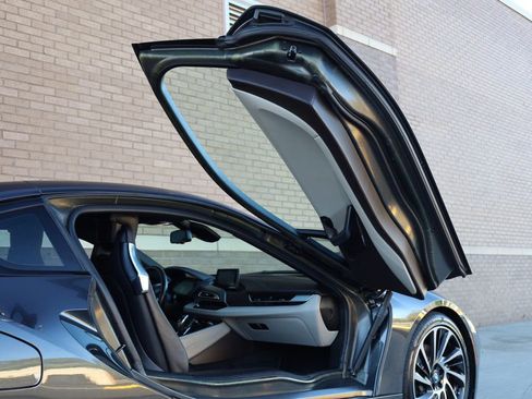 Used 2014 BMW i8 image 19