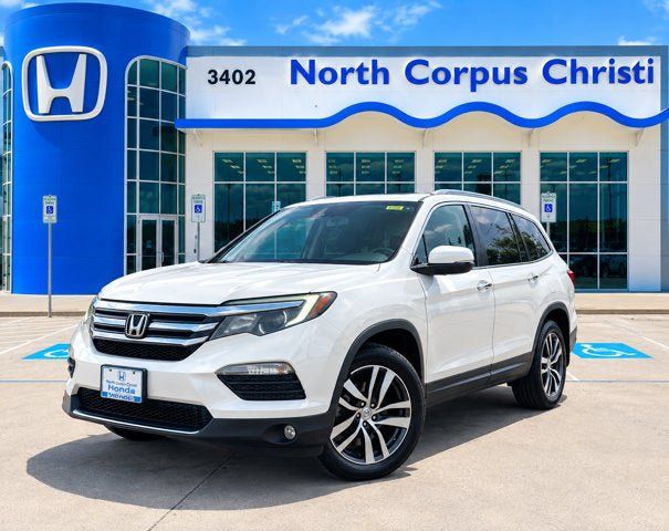 Used 2018 Honda Pilot Touring image 1