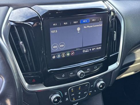 Used 2022 Chevrolet Traverse LT image 13