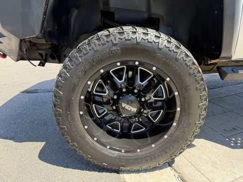 Used 2014 Chevrolet Silverado 2500 LT w/ Z71 Appearance Package AWD/4WD image 16