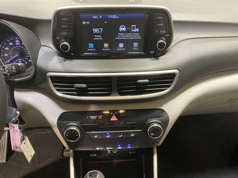Used 2019 Hyundai Tucson SE image 16