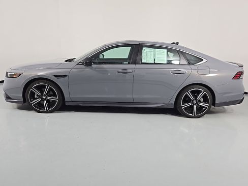 Used 2023 Honda Accord Sport image 4