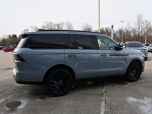 New 2026 Lincoln Navigator Reserve w/ Jet Appearance Package image 7