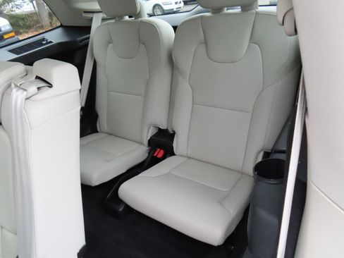 Used 2018 Volvo XC90 T6 Momentum image 15
