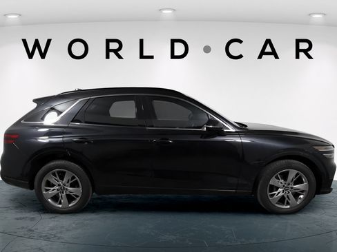 Used 2025 Genesis GV70 3.5T Sport AWD/4WD image 2