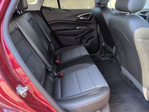 Certified 2025 Chevrolet Trax LT image 21