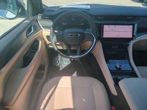 New 2026 Jeep Grand Cherokee L Limited RWD image 17