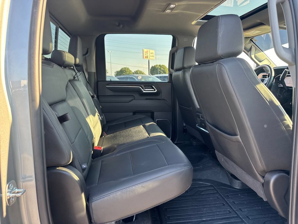 Used 2025 GMC Sierra 2500 SLT w/ SLT Premium Package AWD/4WD image 13