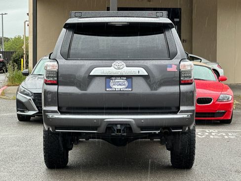 Used 2022 Toyota 4Runner Limited AWD/4WD image 5