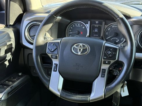 Used 2018 Toyota Tacoma SR5 image 21