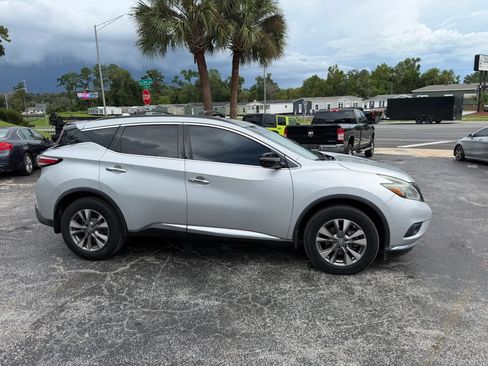 Used 2018 Nissan Murano SV w/ Cargo Package FWD image 6