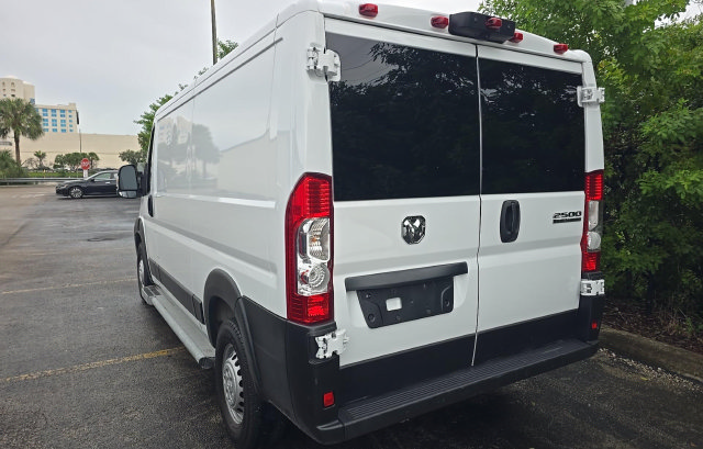 Used 2025 RAM ProMaster 2500 w/ U-Haul Equipment Group FWD image 8