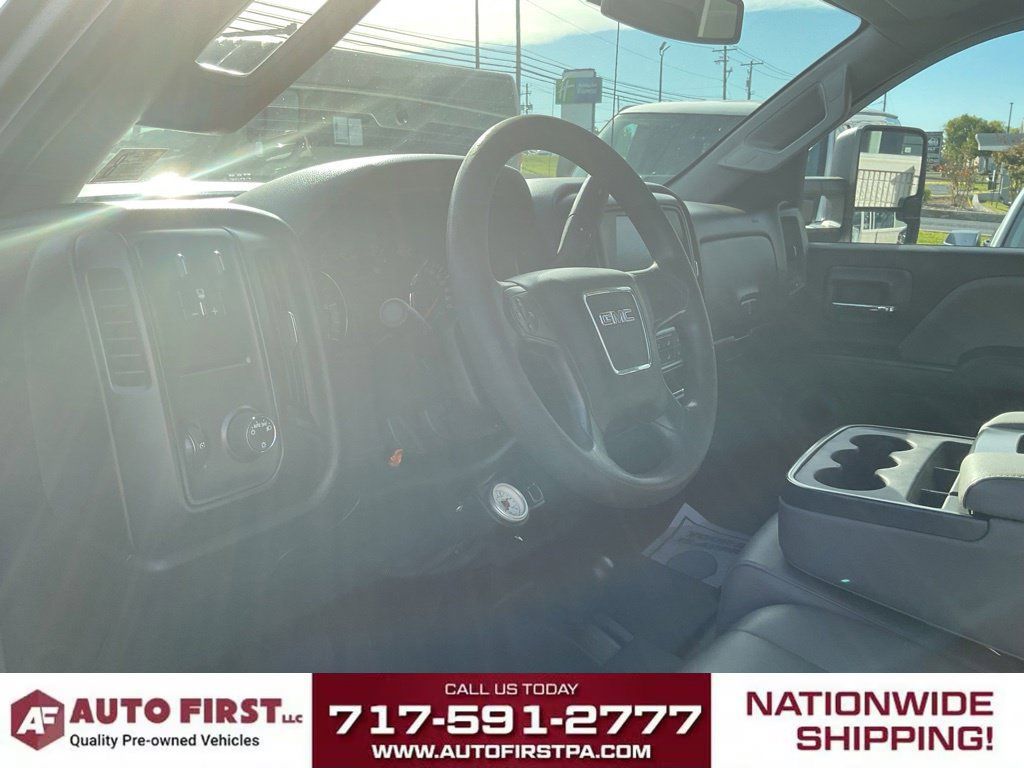 Used 2017 GMC Sierra 3500 4x4 Crew Cab image 10