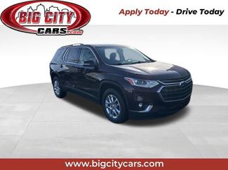 Used 2021 Chevrolet Traverse LT video 1