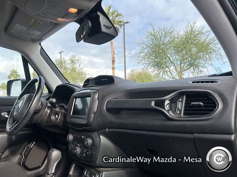 Used 2019 Jeep Renegade Altitude w/ Quick Order Package 2XM image 15