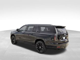 New 2026 Cadillac Escalade ESV Platinum Sport w/ LPO, ONYX Package video 3