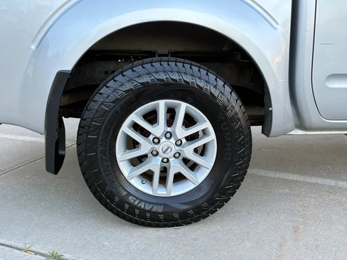 Used 2016 Nissan Frontier SV w/ SV Value Truck Package AWD/4WD image 28