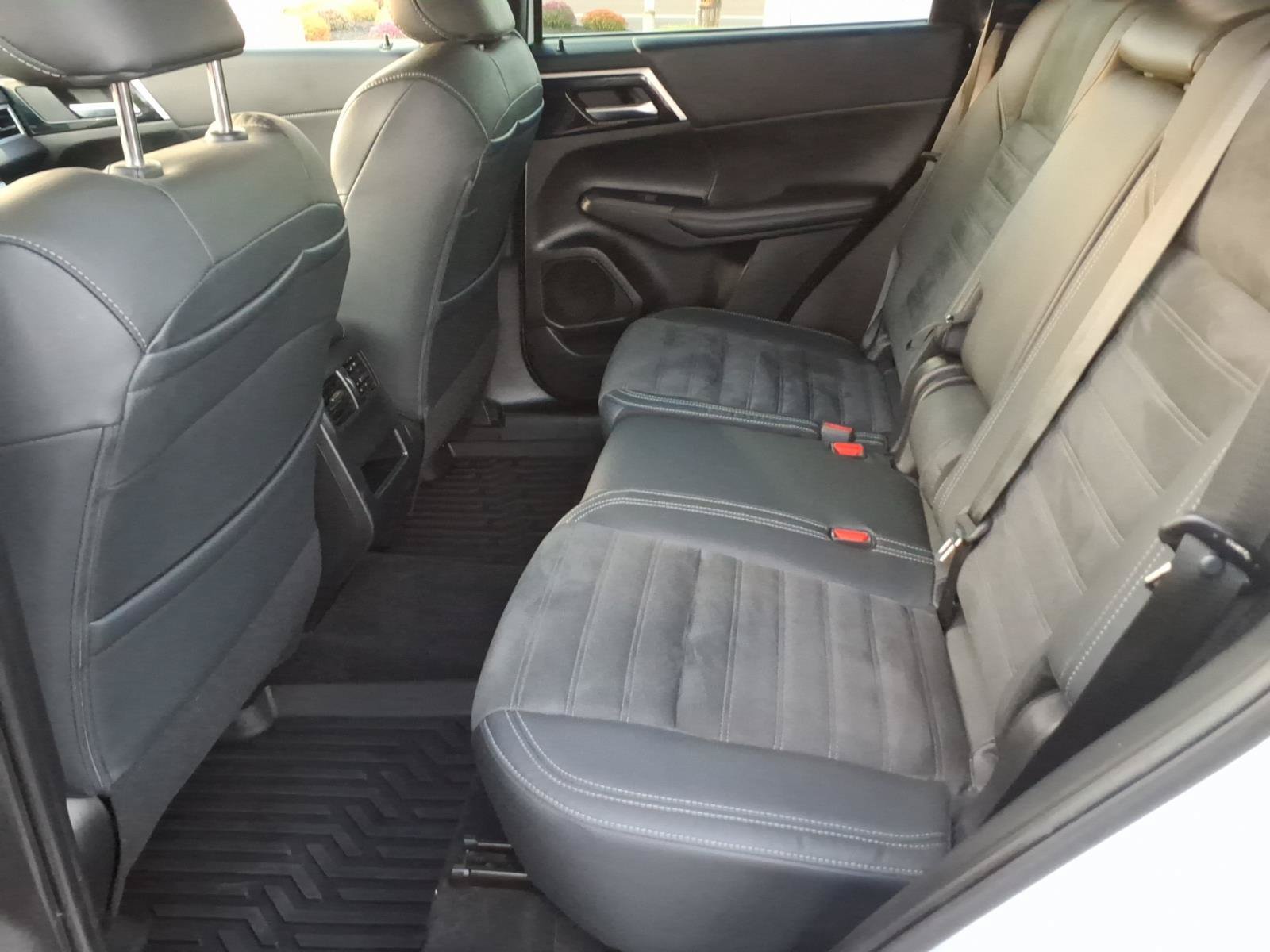 Used 2023 Mitsubishi Outlander SE AWD/4WD image 22