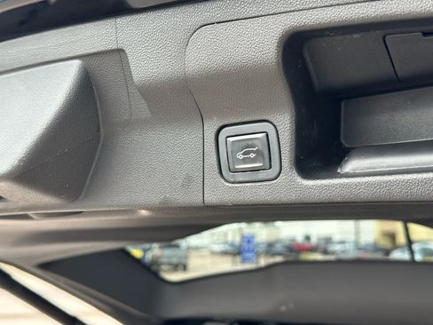 Used 2019 GMC Acadia Denali image 20