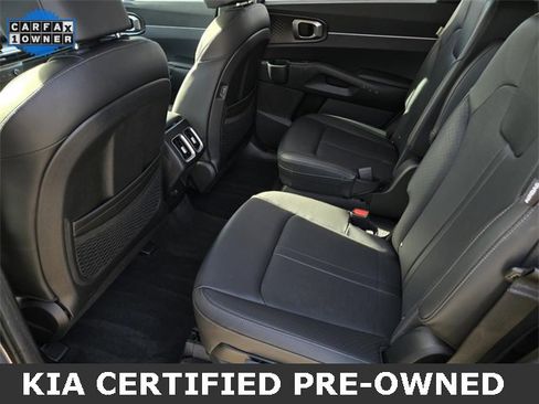 Certified 2025 Kia Sorento EX image 12