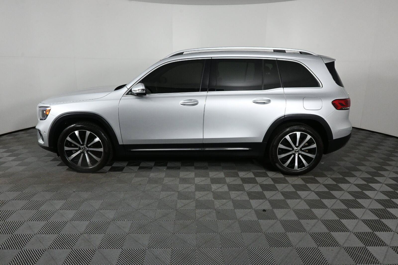 Certified 2021 Mercedes-Benz GLB 250 image 3