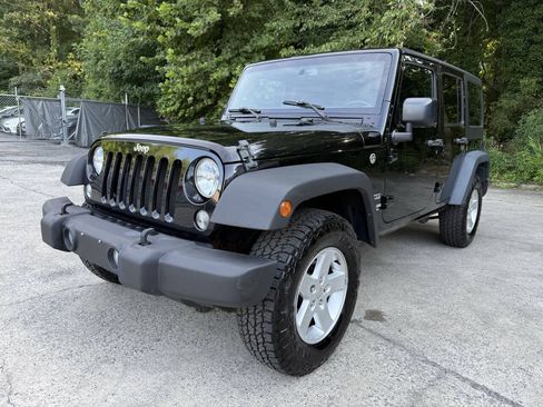 Used 2017 Jeep Wrangler Unlimited Sport w/ Quick Order Package 23S AWD/4WD image 5