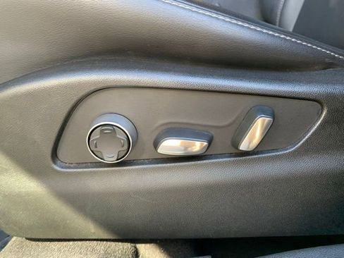 Used 2024 Cadillac XT4 Premium Luxury image 13