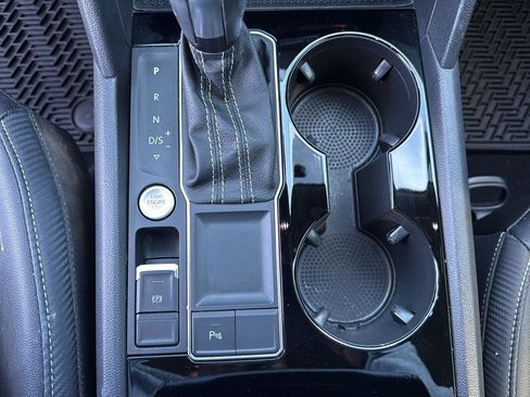 Used 2022 Volkswagen Atlas Cross Sport SE image 19