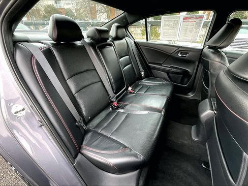 Used 2017 Honda Accord Sport Special Edition image 25