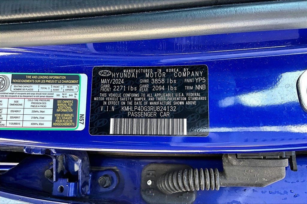 Used 2024 Hyundai Elantra Limited FWD image 38