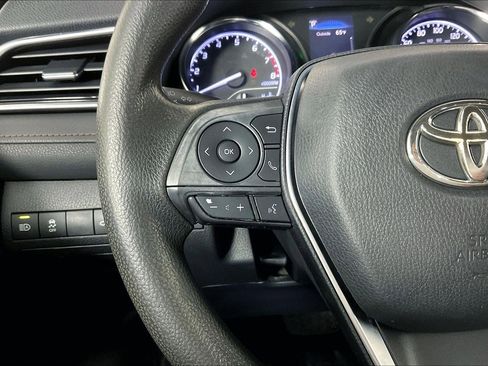 Used 2018 Toyota Camry LE w/ Convenience Package FWD image 11