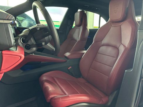 Used 2025 Porsche Macan 4 Electric AWD/4WD image 16