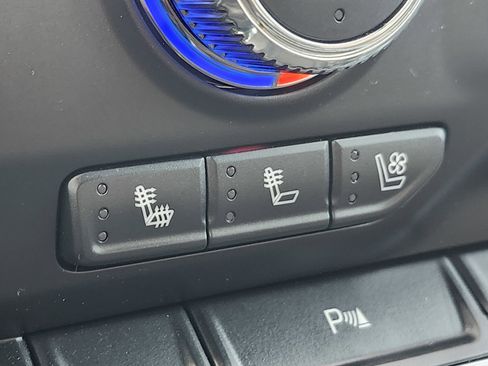 Used 2022 GMC Sierra 1500 AT4 image 31