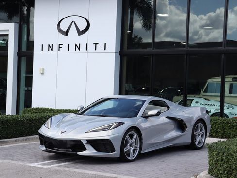 Used 2021 Chevrolet Corvette Stingray Convertible w/ 1LT image 2
