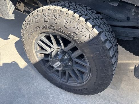 Used 2022 Ford F250 Lariat w/ Tremor Off-Road Package image 6