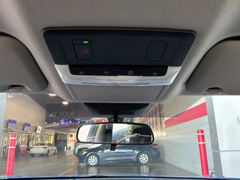 Used 2025 Nissan Sentra SV FWD image 15