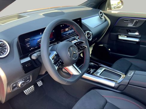 Used 2025 Mercedes-Benz GLA 250 image 9