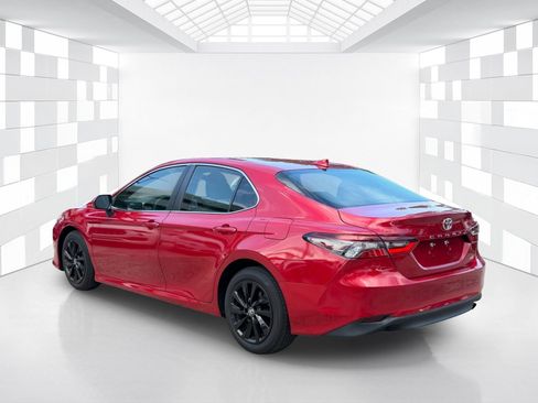 Used 2023 Toyota Camry LE FWD image 5