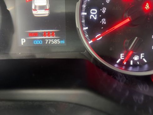 Used 2020 Toyota RAV4 XLE w/ Convenience Package image 16