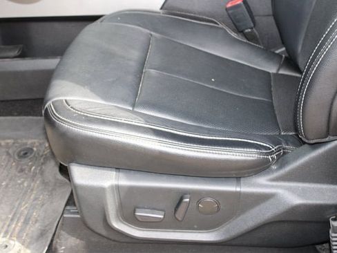 Used 2020 Ford F150 Lariat image 14