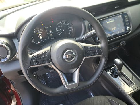 Certified 2021 Nissan Kicks SV FWD image 20