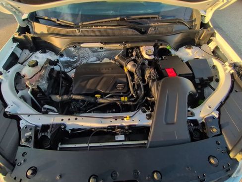 Used 2024 Chevrolet Trax RS w/ Driver Confidence Package image 14