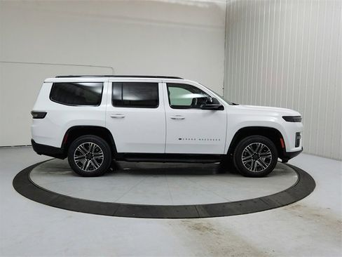 New 2026 Jeep Grand Wagoneer 4WD image 8