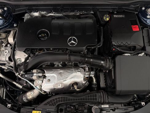 Used 2023 Mercedes-Benz CLA 250 image 32