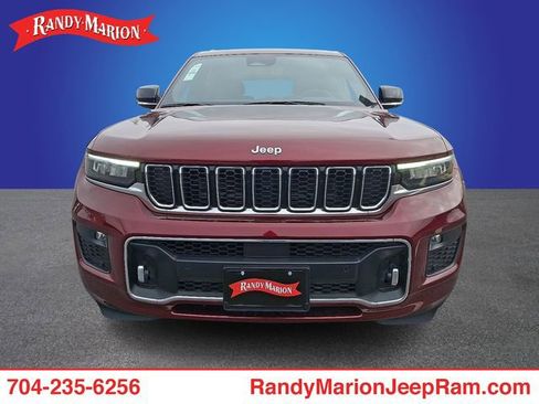 Used 2024 Jeep Grand Cherokee L Overland w/ Luxury Tech Group IV image 2