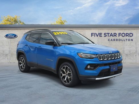 Used 2025 Jeep Compass Limited AWD/4WD image 2